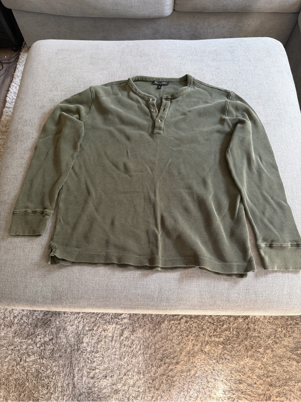 Banana Republic Men's Olive Green Thermal Henley Long-Sleeve Shirt